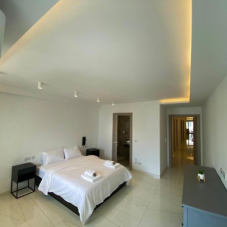 Tigne Sliema Three Bedrooms Apartment Bagian luar foto
