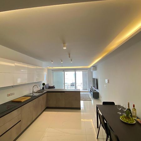 Tigne Sliema Three Bedrooms Apartment Bagian luar foto