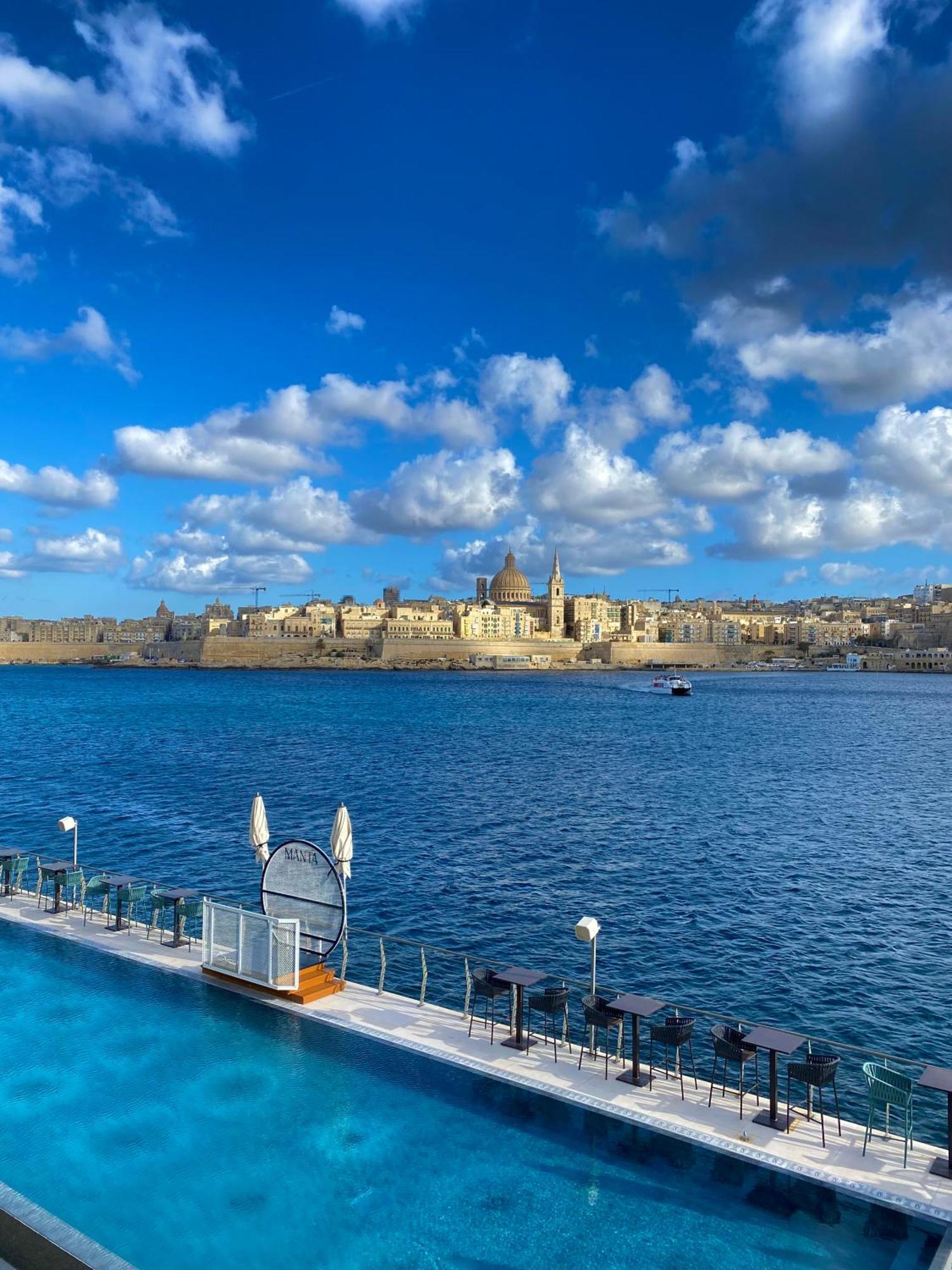 Tigne Sliema Three Bedrooms Apartment Bagian luar foto