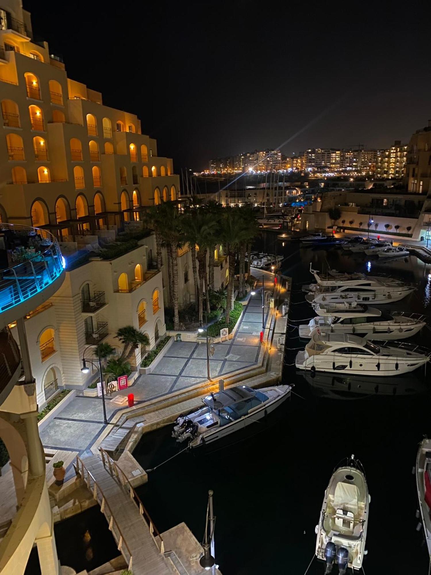 Tigne Sliema Three Bedrooms Apartment Bagian luar foto