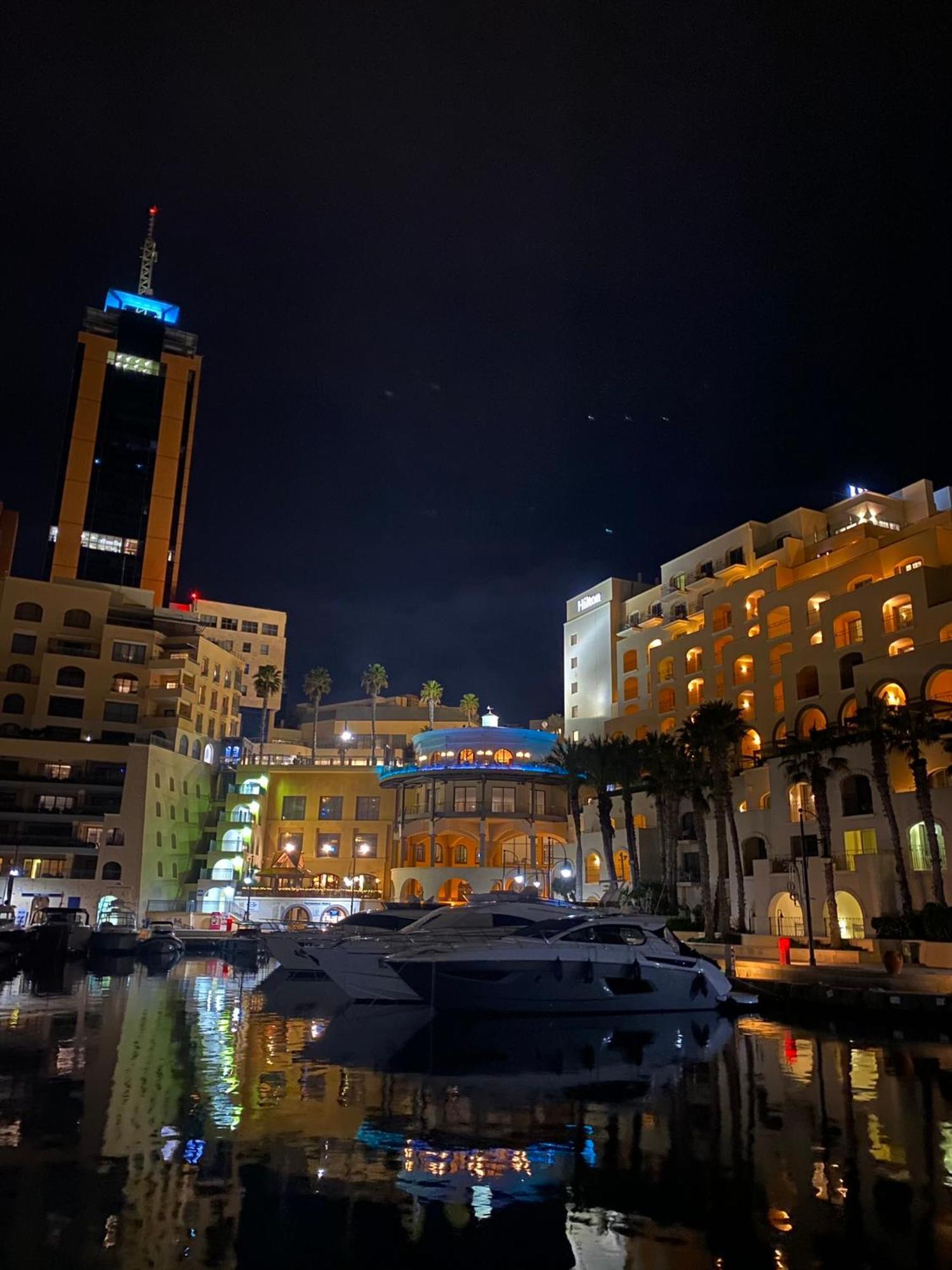 Tigne Sliema Three Bedrooms Apartment Bagian luar foto
