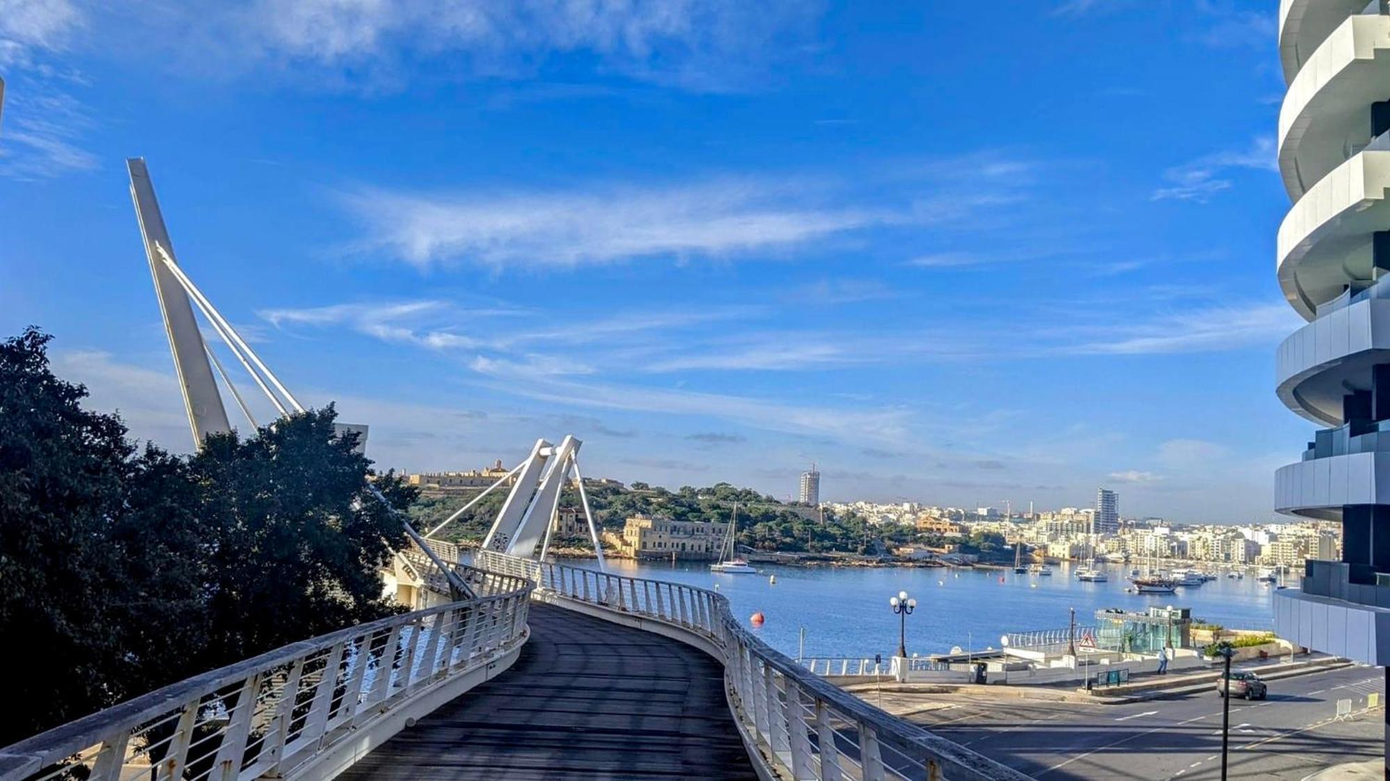 Tigne Sliema Three Bedrooms Apartment Bagian luar foto