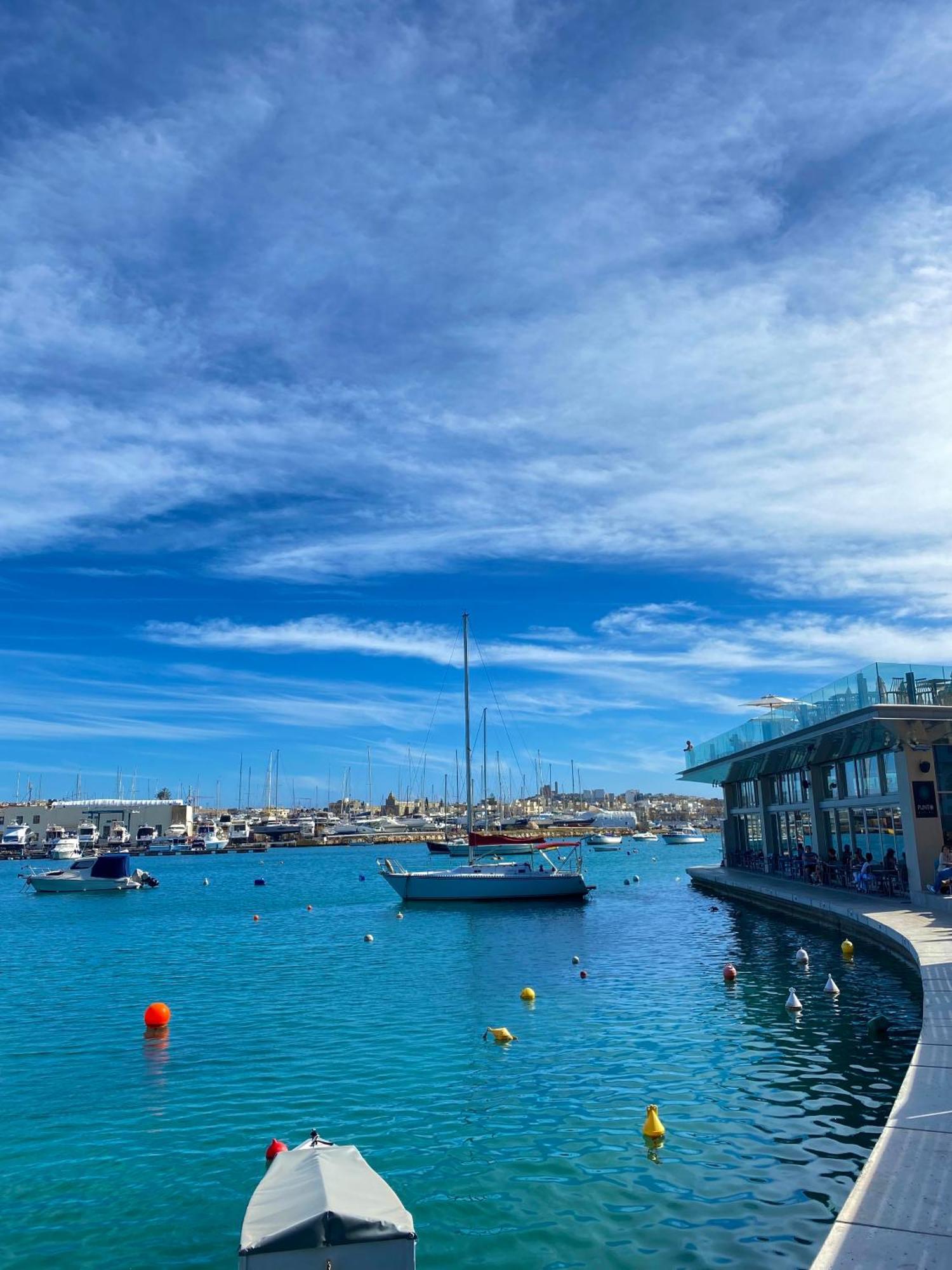 Tigne Sliema Three Bedrooms Apartment Bagian luar foto