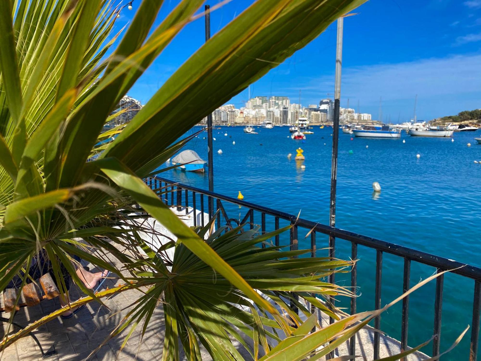 Tigne Sliema Three Bedrooms Apartment Bagian luar foto