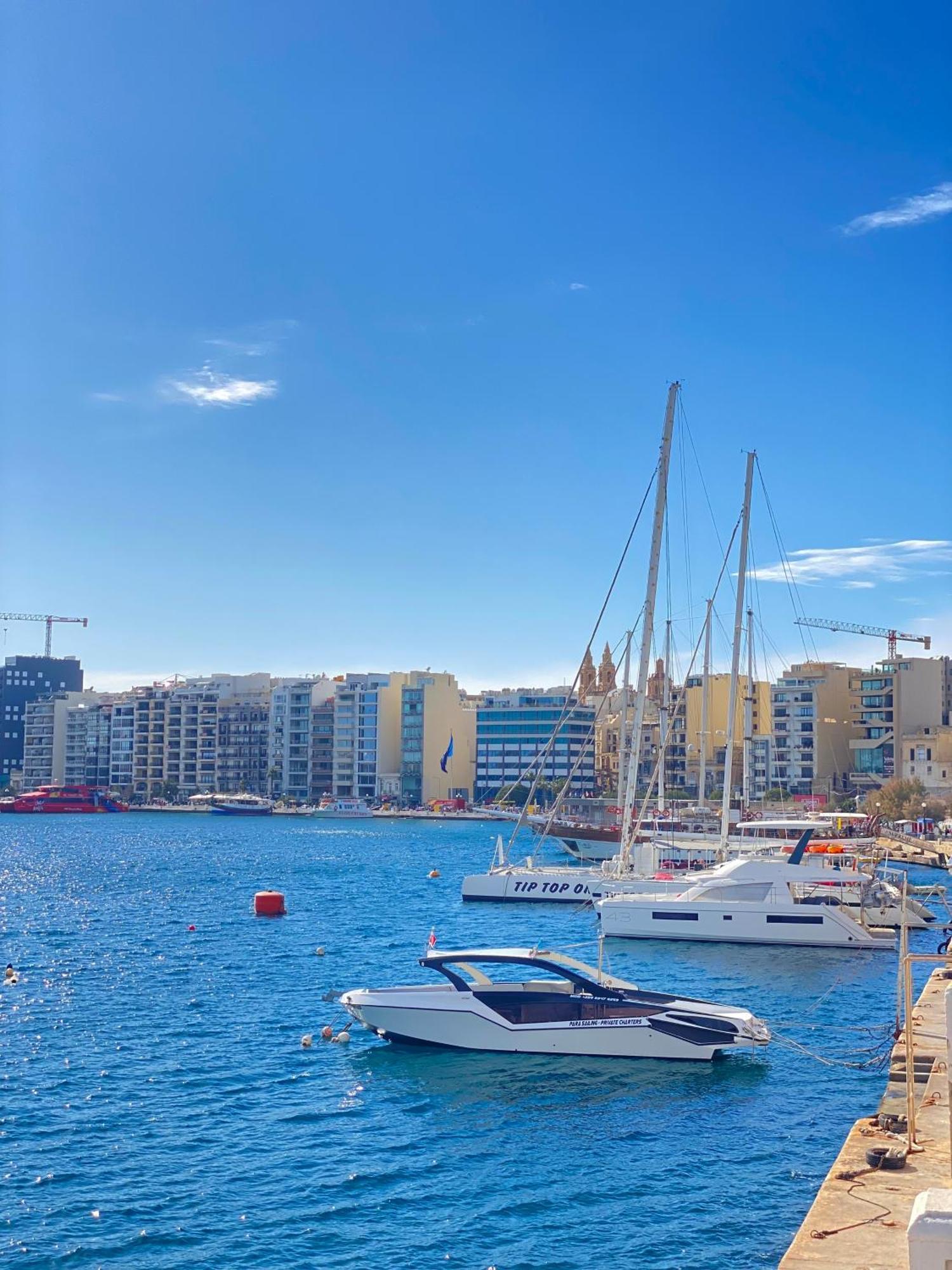 Tigne Sliema Three Bedrooms Apartment Bagian luar foto