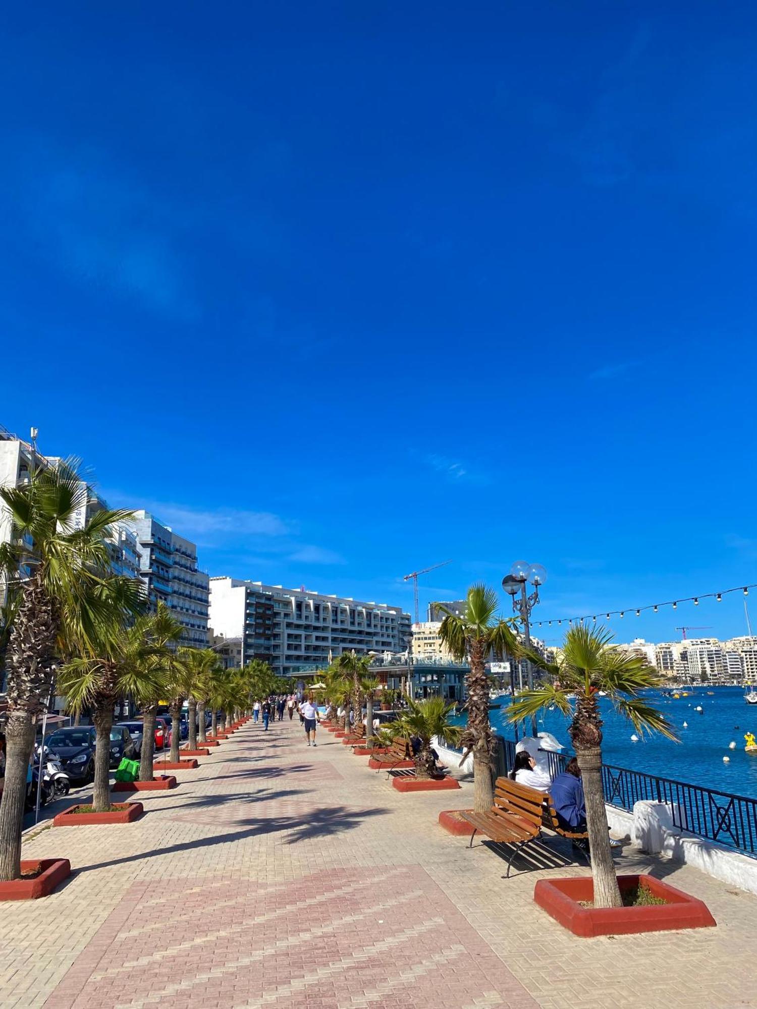 Tigne Sliema Three Bedrooms Apartment Bagian luar foto