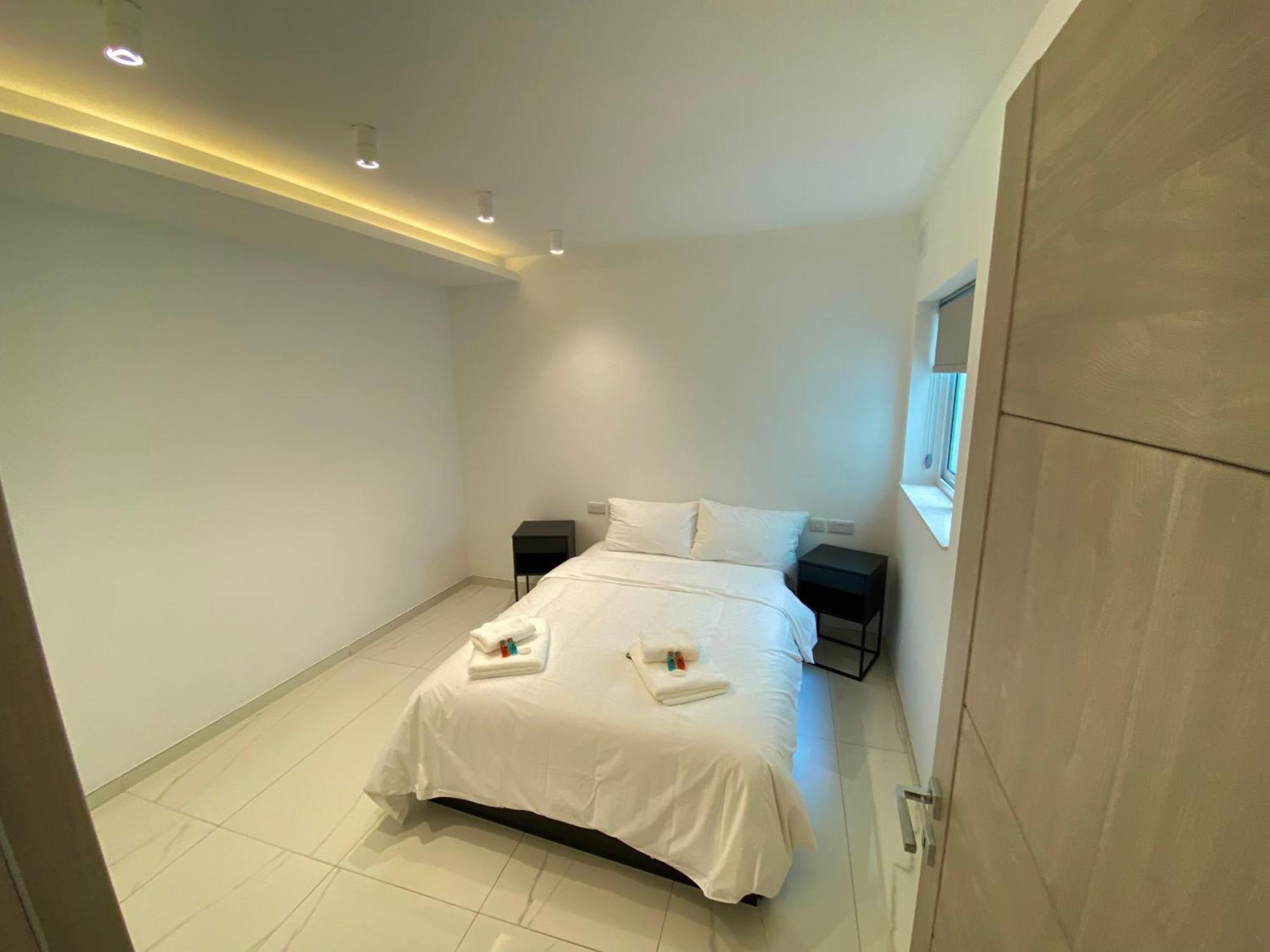 Tigne Sliema Three Bedrooms Apartment Bagian luar foto