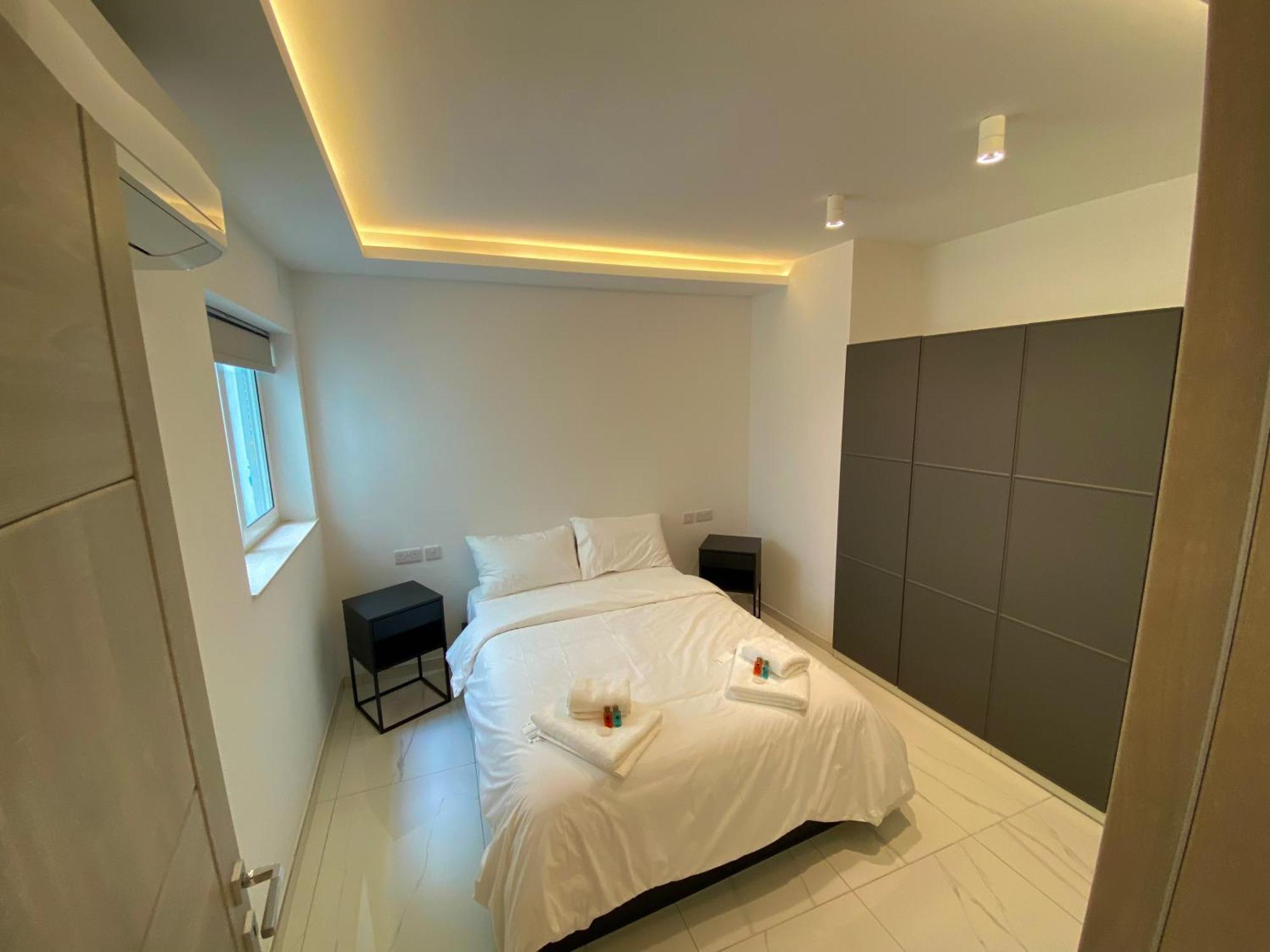 Tigne Sliema Three Bedrooms Apartment Bagian luar foto
