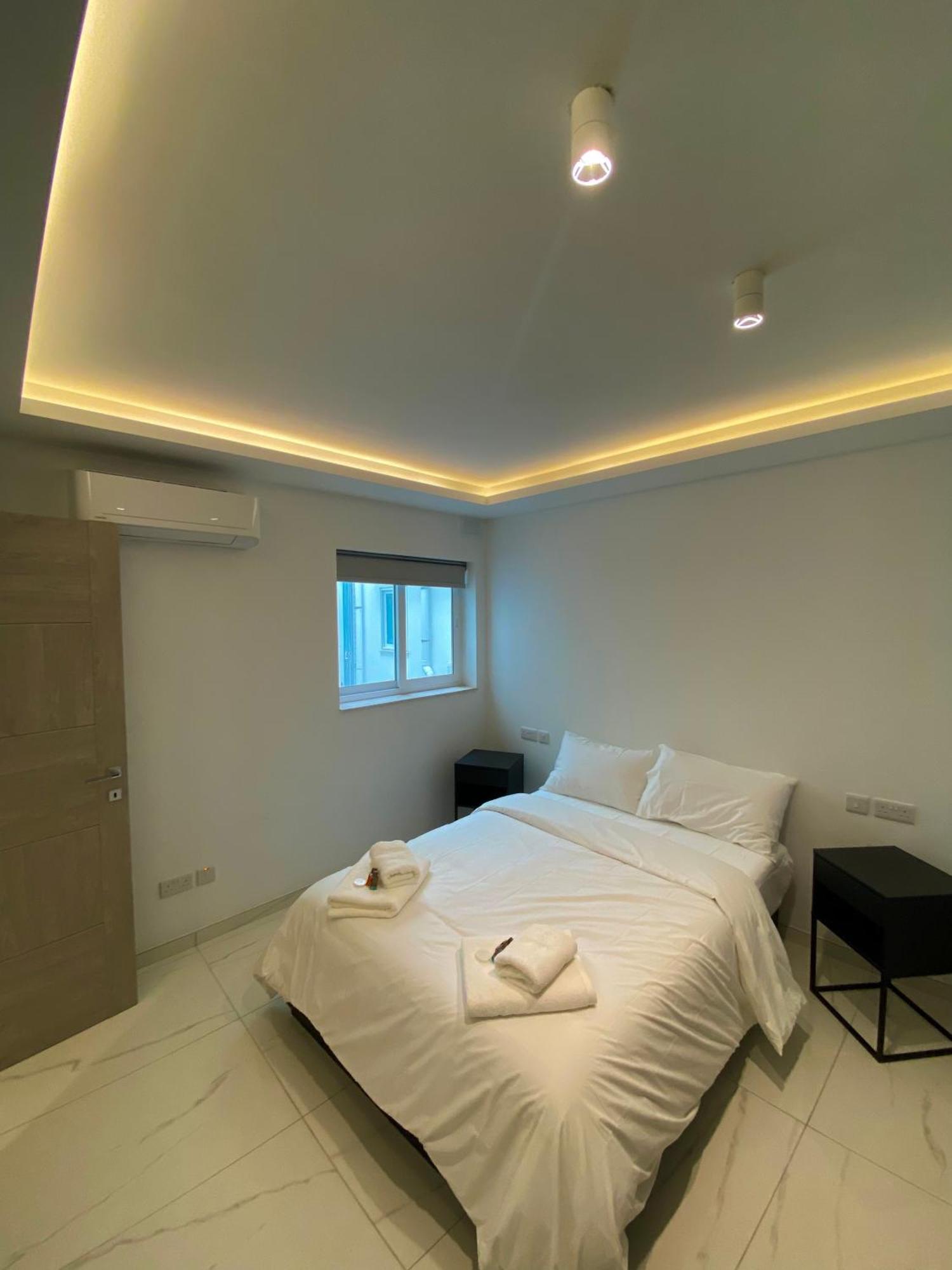 Tigne Sliema Three Bedrooms Apartment Bagian luar foto