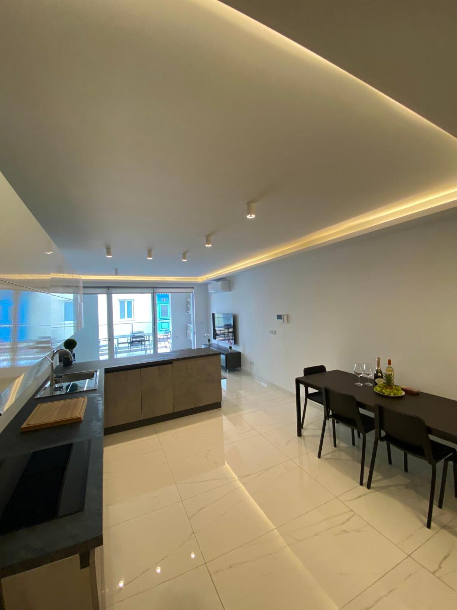 Tigne Sliema Three Bedrooms Apartment Bagian luar foto