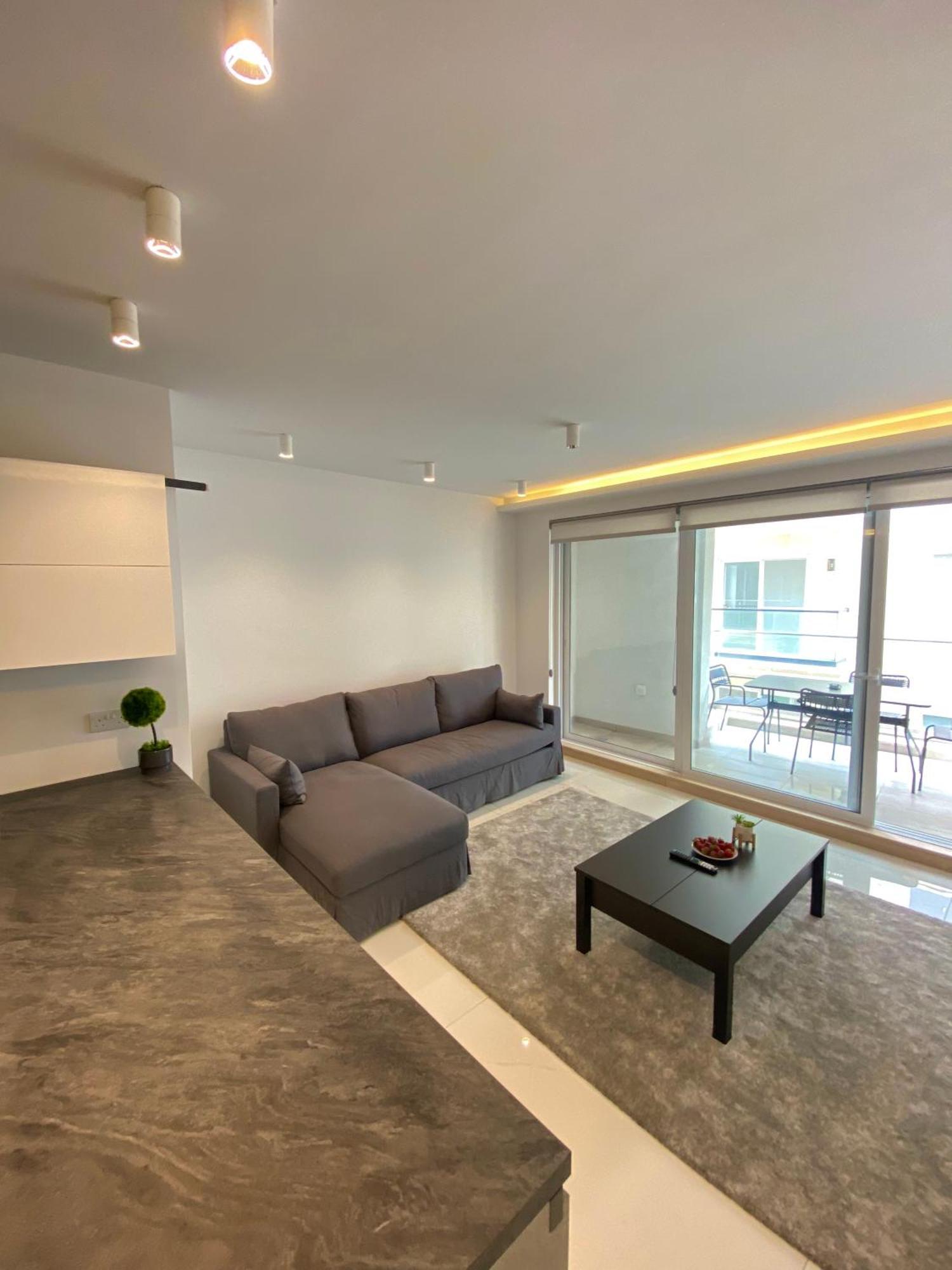 Tigne Sliema Three Bedrooms Apartment Bagian luar foto