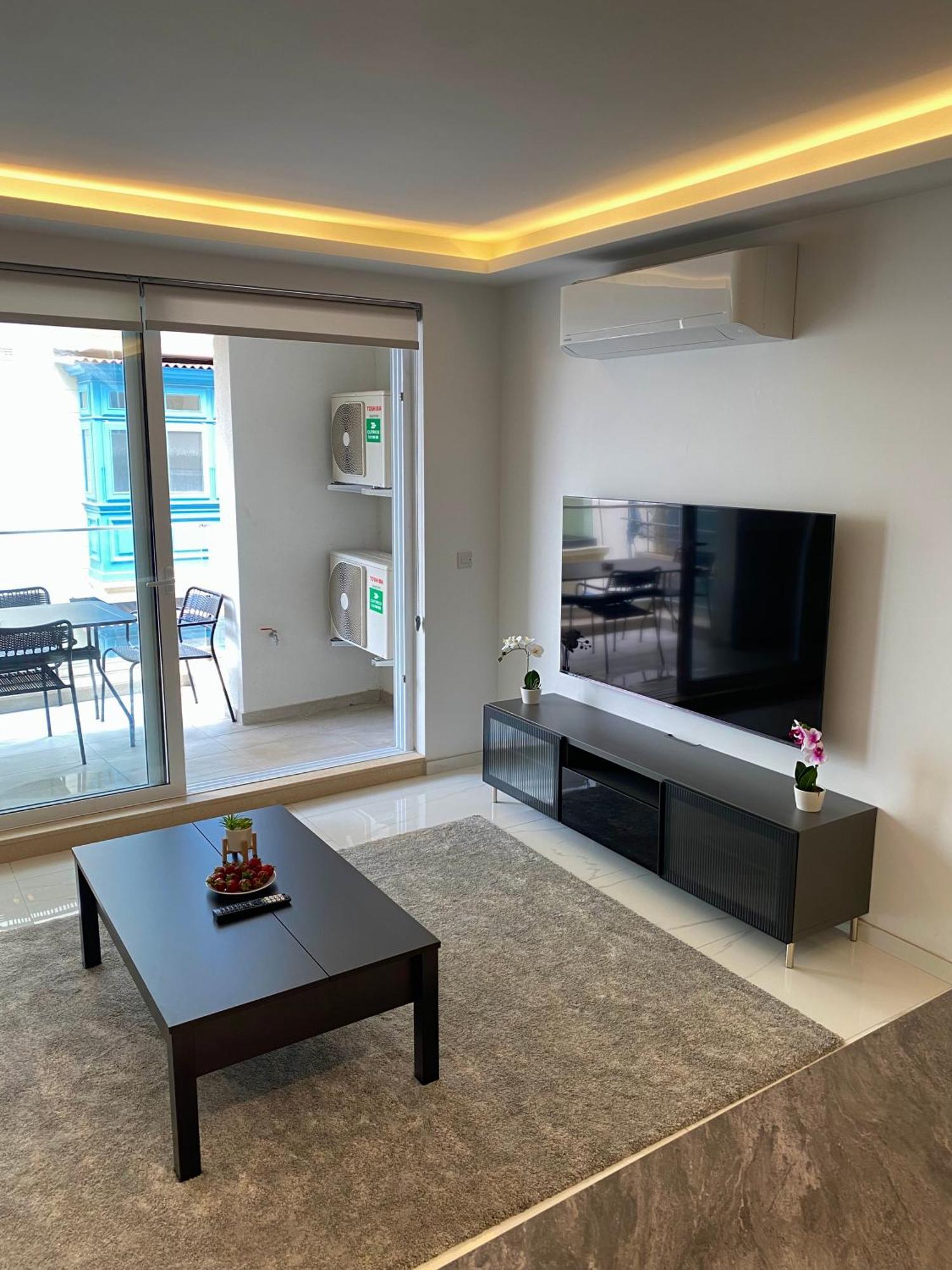 Tigne Sliema Three Bedrooms Apartment Bagian luar foto