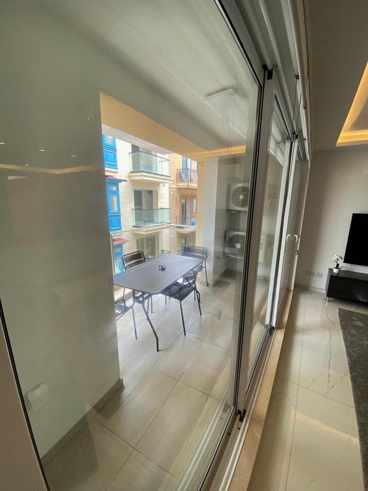Tigne Sliema Three Bedrooms Apartment Bagian luar foto