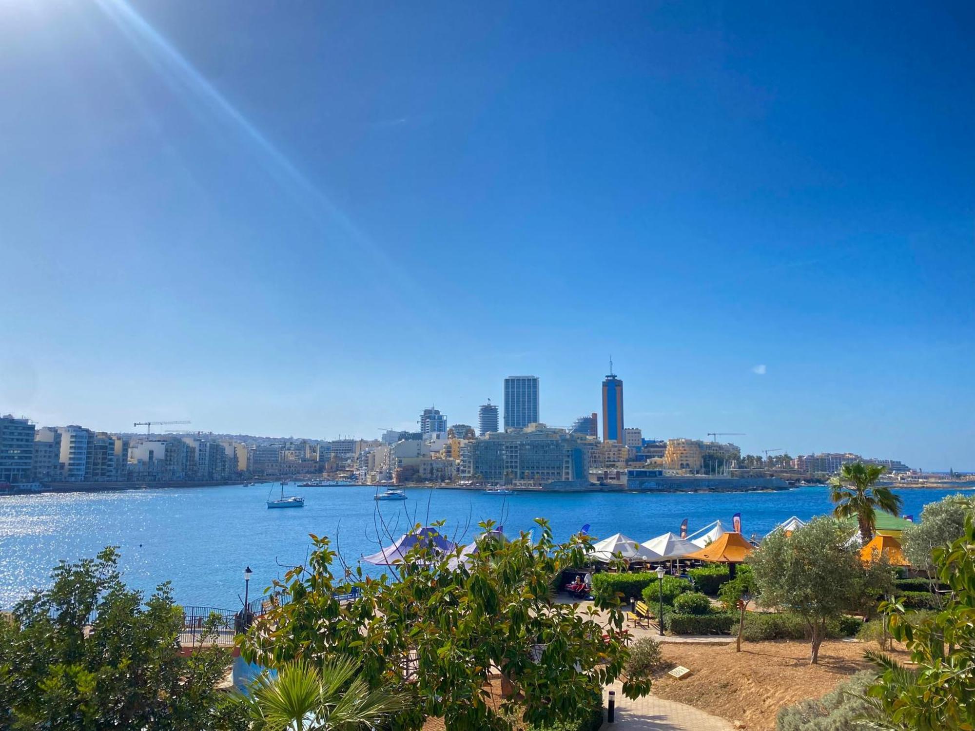 Tigne Sliema Three Bedrooms Apartment Bagian luar foto