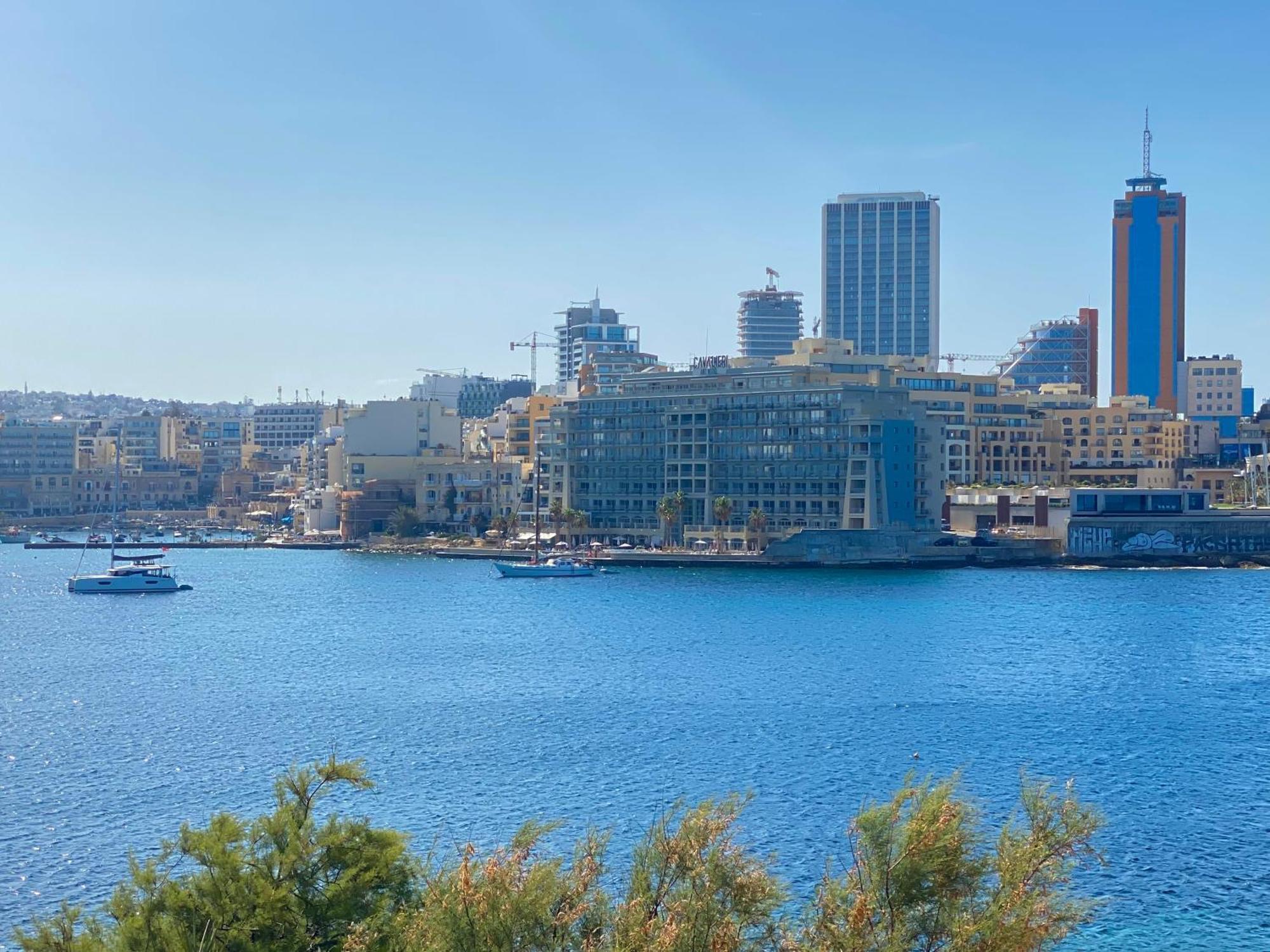 Tigne Sliema Three Bedrooms Apartment Bagian luar foto