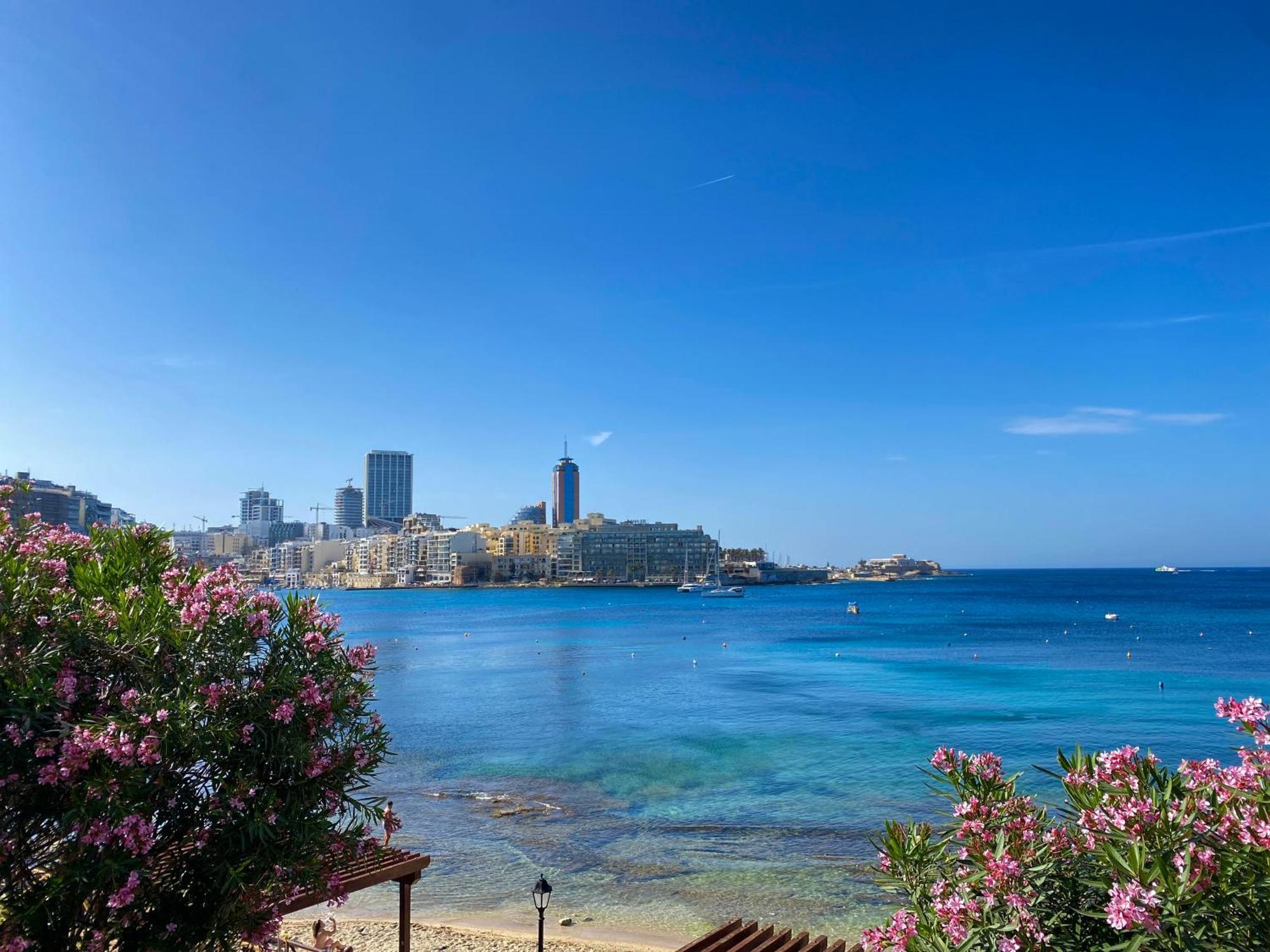 Tigne Sliema Three Bedrooms Apartment Bagian luar foto