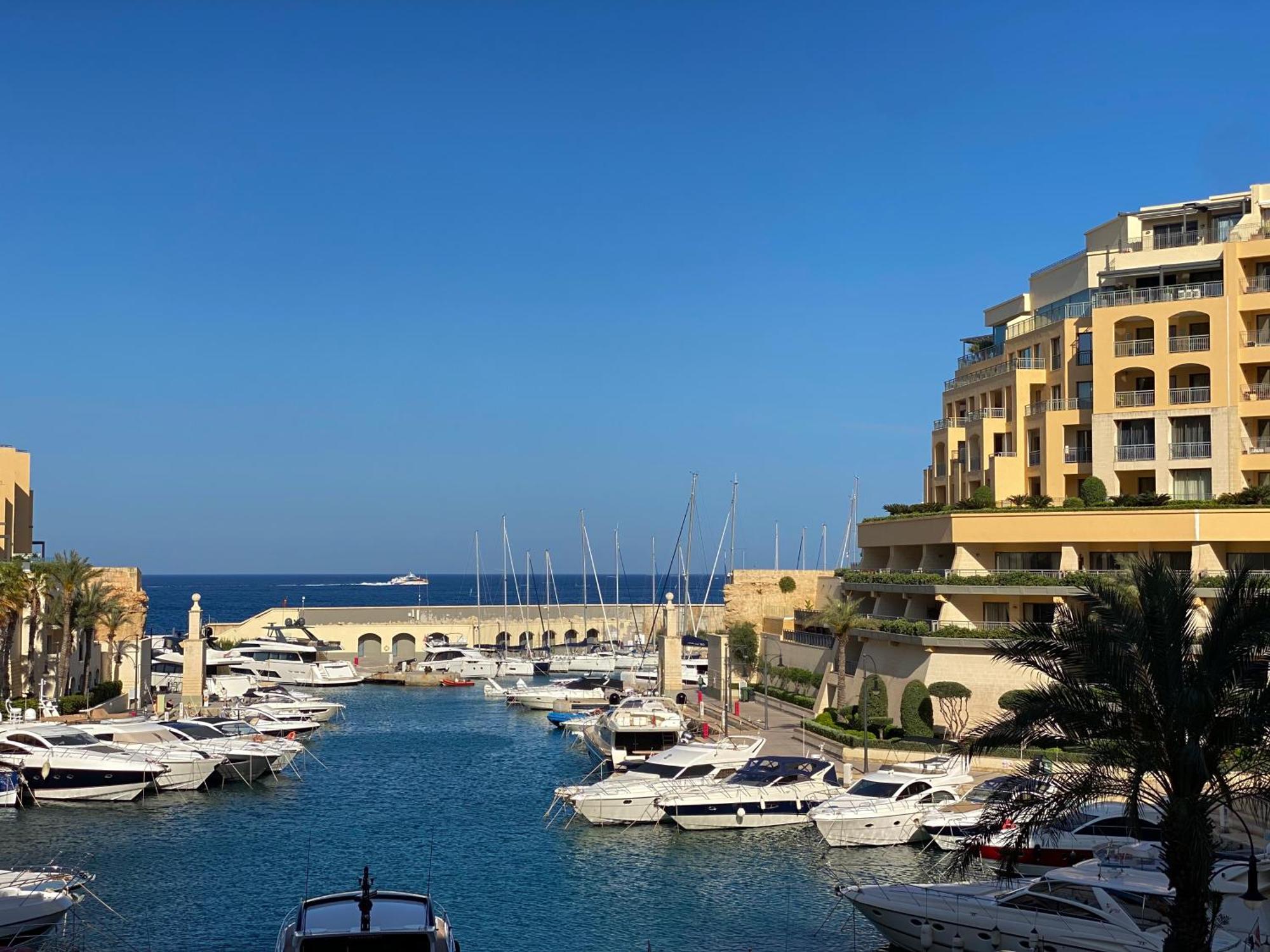 Tigne Sliema Three Bedrooms Apartment Bagian luar foto